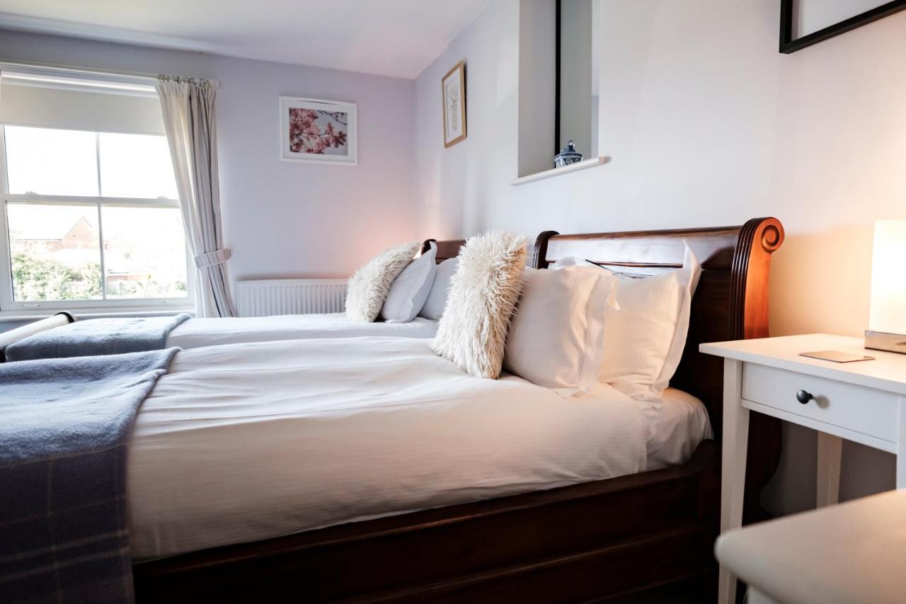 The Bower Inn Bridgwater Esterno foto A bedroom at the Old Mill