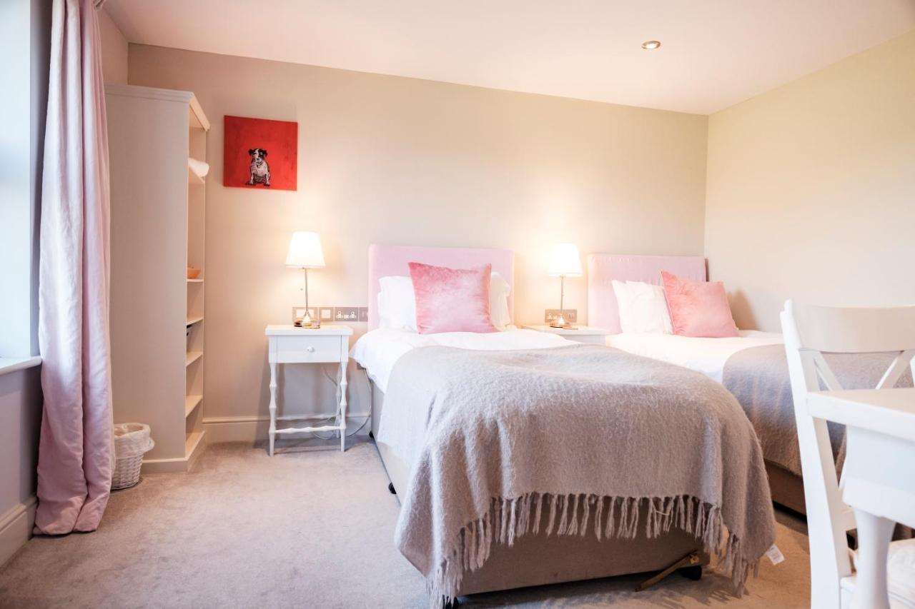 The Bower Inn Bridgwater Esterno foto A bedroom at The Old Vicarage
